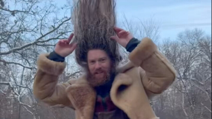 7 Desperate Moments Completely Frozen by Winter