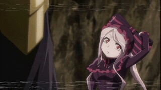 "Shalltear, yang memiringkan kepalanya, lucu~"