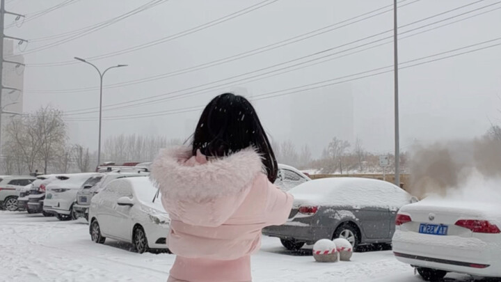 Hujan Salju Tebal Menimbun Kisah Masa Lalu di Timur Laut