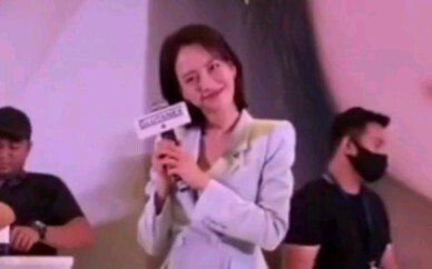 Song Zhihao made a heart with me—she’s just too gorgeous!