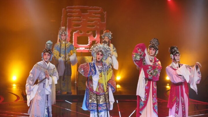 Versi latihan "The Wordless Monument" versi Peking Opera boy group MIC