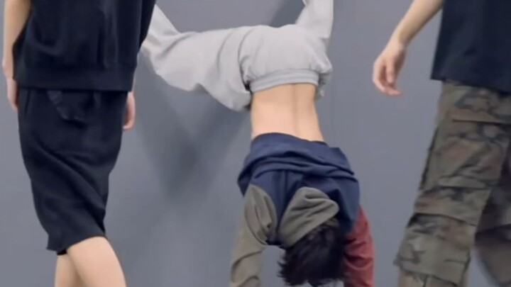 สู้กับแดนเซอร์หลักของพวกคุณจนได้มาถึงตอนนี้ของ WayV ในที่สุด!