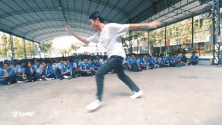 โชว์สดที่โรงเรียน. โรงเรียนแตก