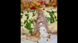 ไก่กอร์ดองเบลอซอสครีมน้ำผึ้งดิจอง