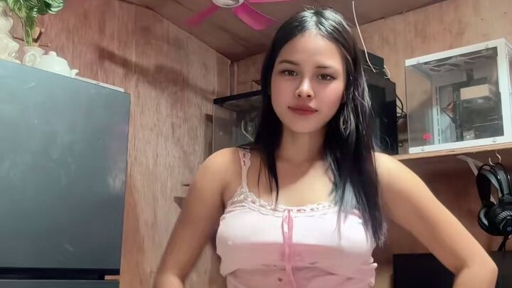 Ganda ng top ko from Outfit ng mama mo ✈️🫰🏻
