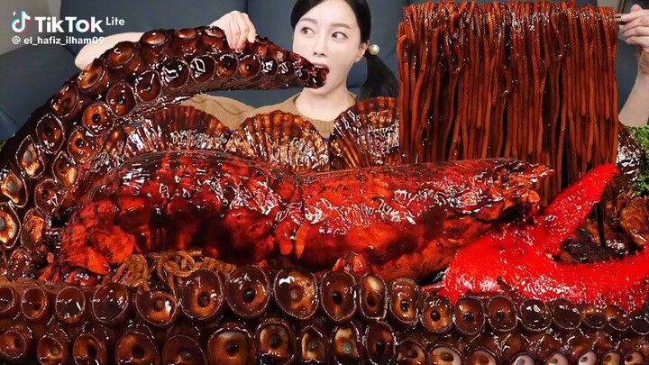 Want to watch some delicious food?Here are your wish.......😋😋😋😋