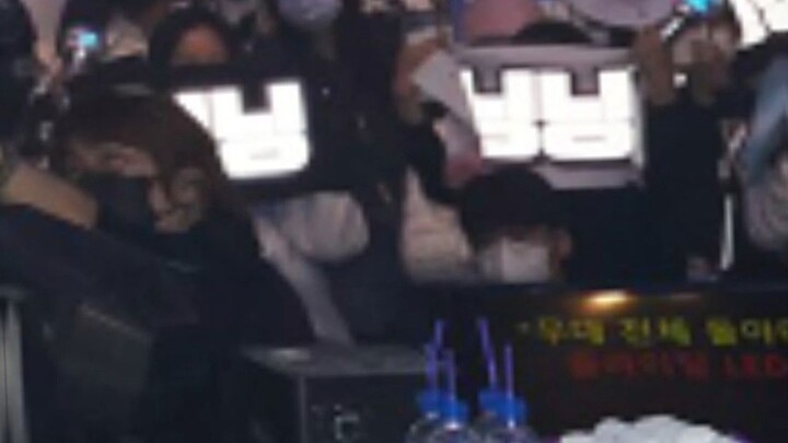 Chúc mừng chị Ninh Ninh tăng vọt 10 fan Hàn Quốc!!!