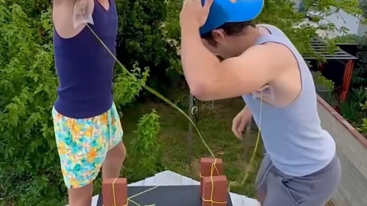 Dùng cách chọn đồ để nhổ lông nách