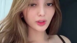 Jangan lama lama liat nya abangg entar 🤏💦💦 🤭