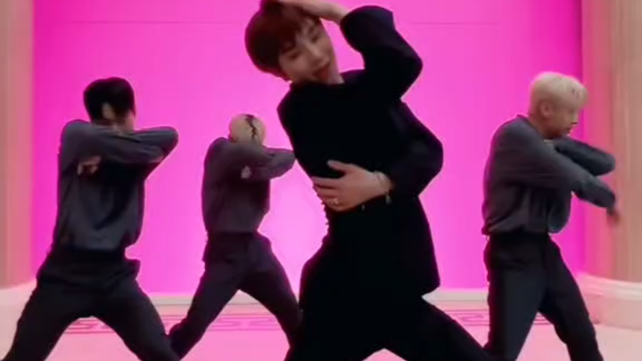 مجموعة مقاطع رقصة "Kiss" من تاو زاي تينغ