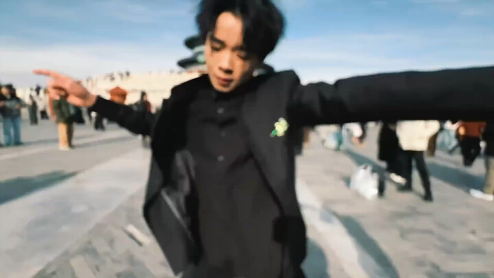 طوب أزرق وجدار أحمر وقرميد زجاجي: تاريخ ألف عام في باذالينغ