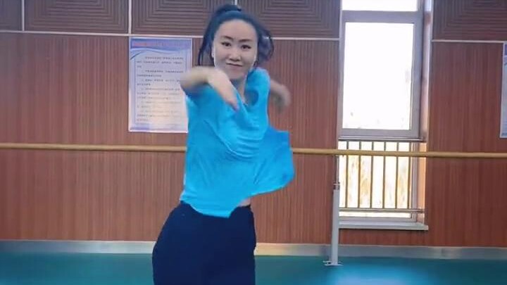 The "White Horse" dance will release breakdowns of its moves from time to time! Ulan Muqi's Red Cult