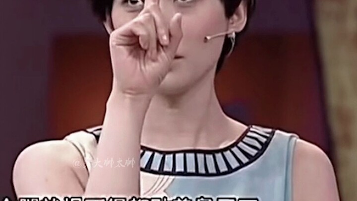 Ngakak banget, baru pertama kali lihat seleb wanita dipuji sebagai dewa Yunani kuno yang mengatur uj