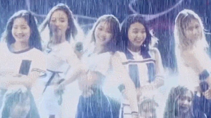 【TWICE】ثلاث صور توضح لك لماذا أختك الأرنب هي الأفضل!