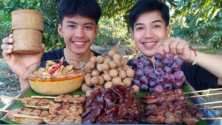 หมูทอดแดดเดียว ตับไก่ย่าง หมูย่างนมสด ผลไม้องุ่นและลำใย มาเด้อครับพี่น้อง.