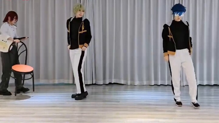 Ah Ri said that we will record the Ruby Love blindfold challenge today