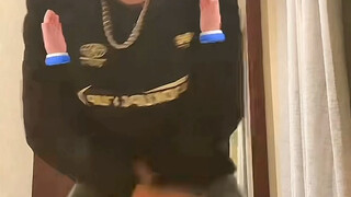 مغني راب لا يستطيع الغناء إلا بعد إضافة الماء