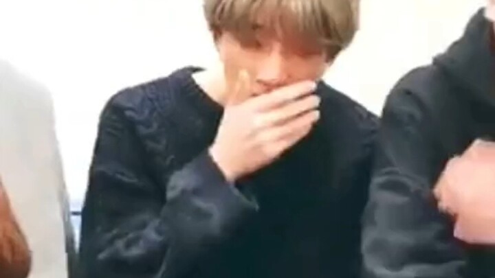 【TXT】Mỗi thành viên hắt hơi cũng mang một màu sắc riêng ❸