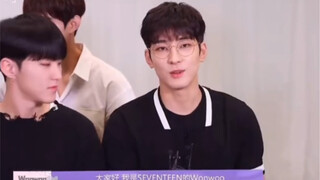 เซเวนทีนแนะนำตัวเป็นภาษาจีน ชัดเจนเลยว่ากลุ่มที่มีสมาชิกชาวจีนนั้นมีสำเนียงที่มาตรฐาน