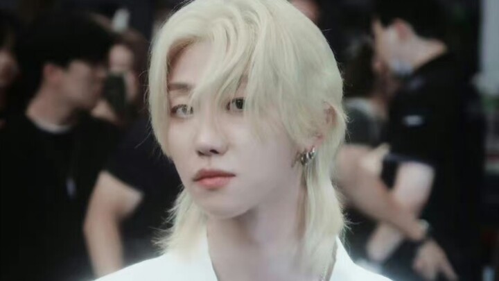 บีคิงมาแล้ว! ซออึนโฮที่ครองอันดับหนึ่งในเทรนด์เกาหลี กับลุคสนามบินผมทอง! เทรนด์ของหลายประเทศกำลังถูก