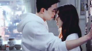 Trời ơi!! Anh ta nhìn cô như muốn ăn tươi nuốt sống!! Bầu không khí Reuters này là sao thế!! Yêu nha