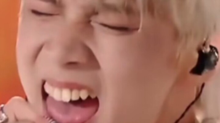 Liu Yaowen Memaksa Zhang Yuanying Melompat dari Pesawat