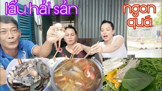 Tư nấu nồi lẩu thái hải sản quá ngon