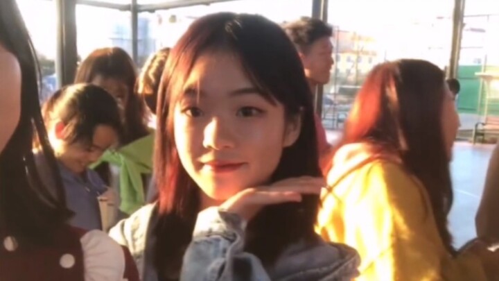 “Apakah ini rasanya cinta pertama?”