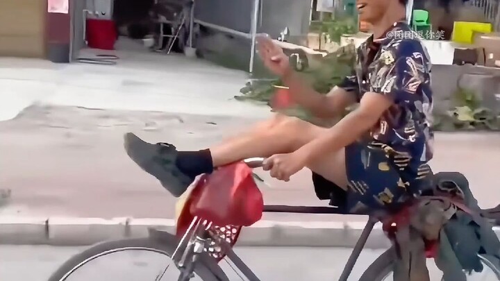 Clumsy Humans' Awful Everyday Life