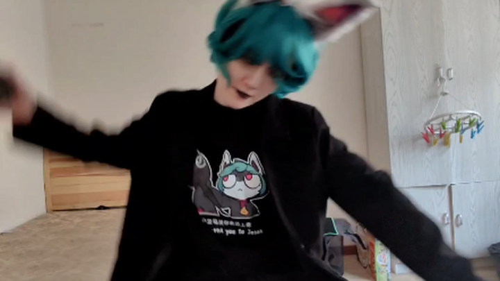 Saya sendiri yang pakai, promosikan produk, edit video, dan tambahkan suara—coba lihat pre-order di 