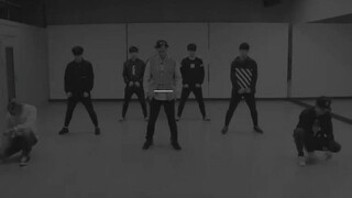 【UNIQ】 أقوى غرفة تدريب رقص —Listen to Me