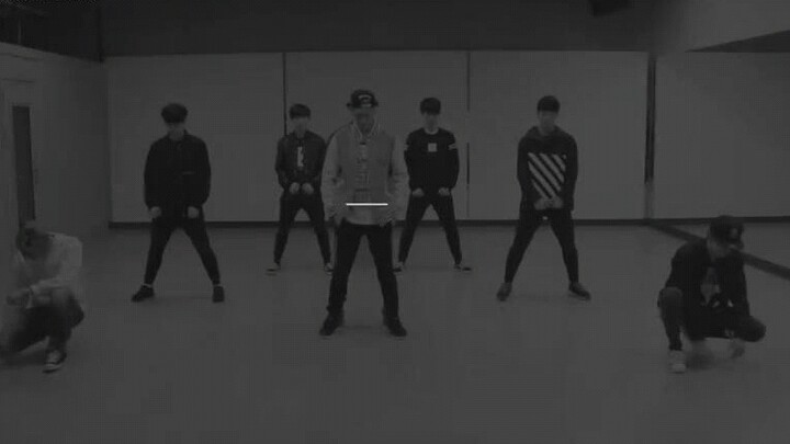 【UNIQ】สตูดิโอเต้นรำที่ดีที่สุด—Listen to Me