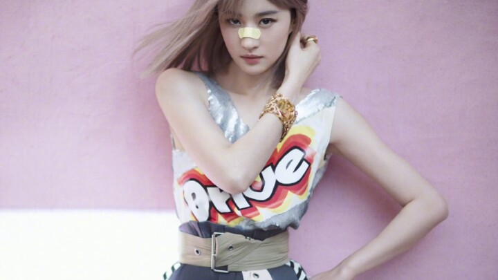 [Liu Yifei] Can you believe that this anime-style girl with pink hair is actually the “Goddess Siste