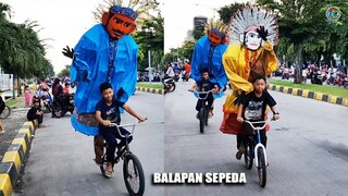 ONDEL ONDEL Balapan SEPEDA, Super KOCAK ~ Video LUCU Ondel-Ondel Kawasan 😀