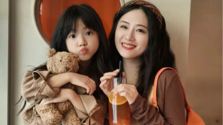 ชุดแม่ลูกสีเมล็ดกาแฟที่ลูกสาวตัดเย็บเอง!