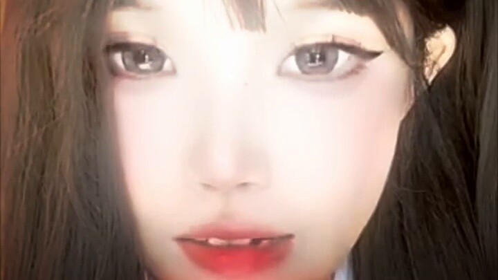 "Penampilan jelekmu adalah kebohongan"