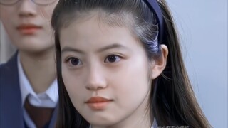 يا للهول! من النادر حقًا أن ترى في الدراما اليابانية فتاة مشرقة وجميلة بدون غرة!!!