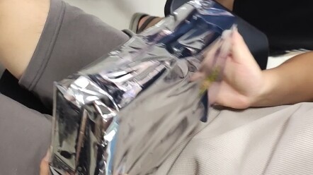 Chiếc card màn hình 4090 do bạn gái tặng được mang thẳng đến công ty, mở hộp trong sự chú ý của cả d