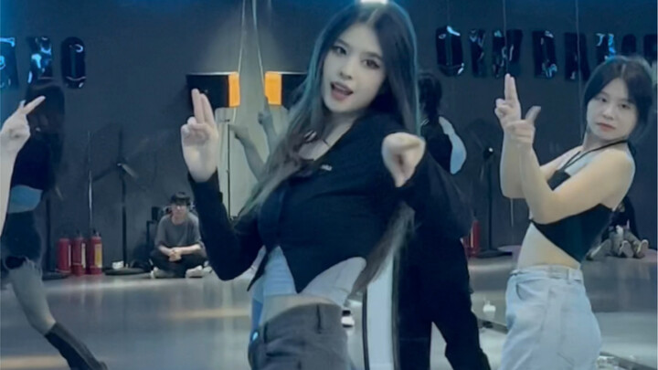 I really like the strength of Cake's cover kkkkk～ Cake - ITZY