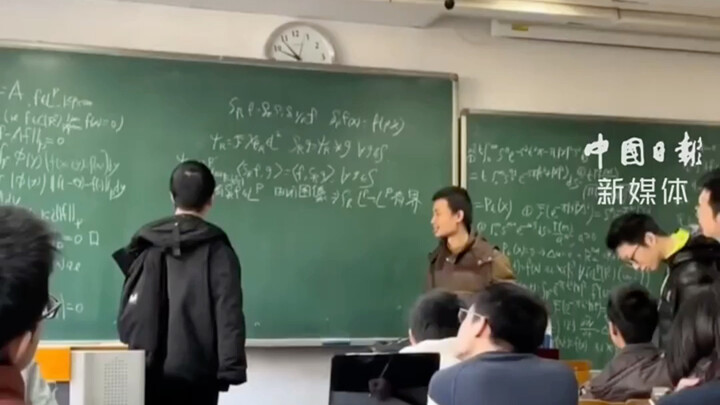 Dunia Wei Dongyi, bahkan seorang doktor biasa pun bisa frustasi, hahaha