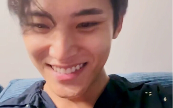 Minwoo thực sự đang ở chung nhà với nhau cơ mà, ai dám bảo họ không phải đang sống chung chứ á á á á