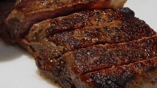 Chef's Tutorial: How to Make Restaurant-Style Steak and Fries