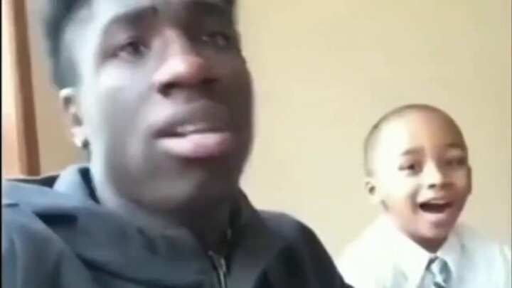 Egg Party-ตัวละครหลักทั้งสี่เล่นเป็นเรื่องราวต่อเนื่องกันหรือไม่? แต่ละคนพูดประโยคเดียว และเรื่องราว