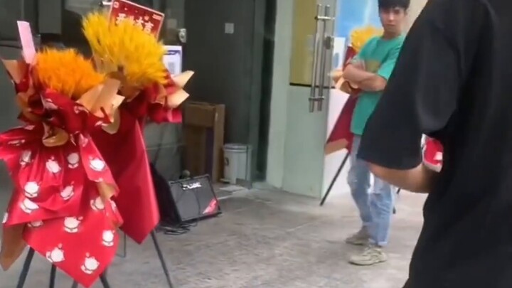 Wuxi food ranked first in the restaurant, chicken you too beautiful. Ikun also cried after seeing it