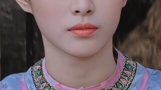Buồn cười quá!! Hóa ra ba mươi năm trước có cảnh một người phụ nữ ăn mặc như đàn ông và quá đẹp trai