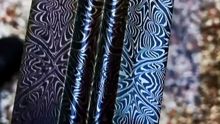 في بعض الأحيان يتعين علينا أن نقول إن صانعي السكاكين الأجانب جريئون ومبدعون عندما يتعلق الأمر بالتشك