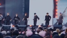 BTS- Mic Drop (Osaka Japan)