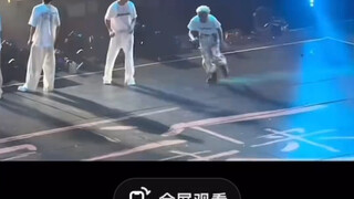谁来管管他们三，再不管就要飘了。