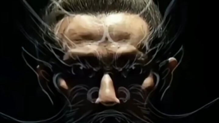 ไม่ว่าคุณจะกลายเป็นรูปปั้นมังกรที่ใหญ่โตแค่ไหน คุณก็ยังต่ำกว่าจอมมารถึงสามเท่า!