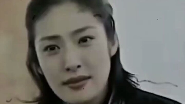 Nghệ sĩ Nhật Bản Amami Yūki đã dùng phân tích DNA để lần ra “chị gái” thất lạc 30.000 năm ở Tây Tạng